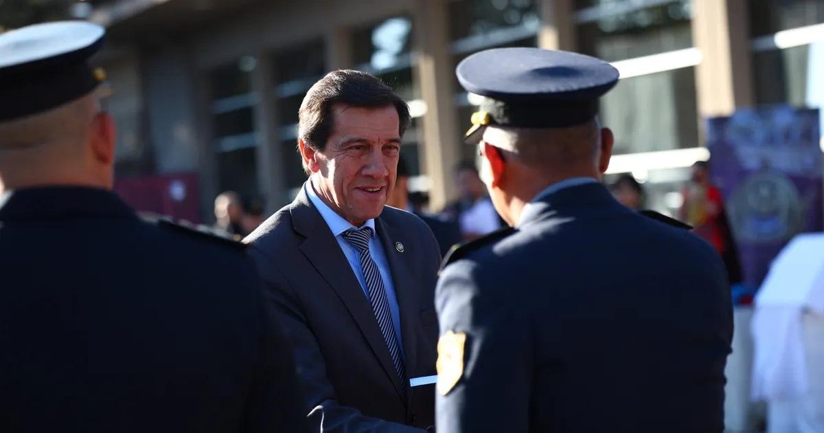 Firmaron decreto de ascenso para policiacuteas y penitenciarios