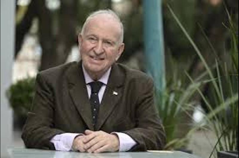 Dos constitucionalistas cuestionaron el DNU de MiIei que modifica el sistema de Inteligencia