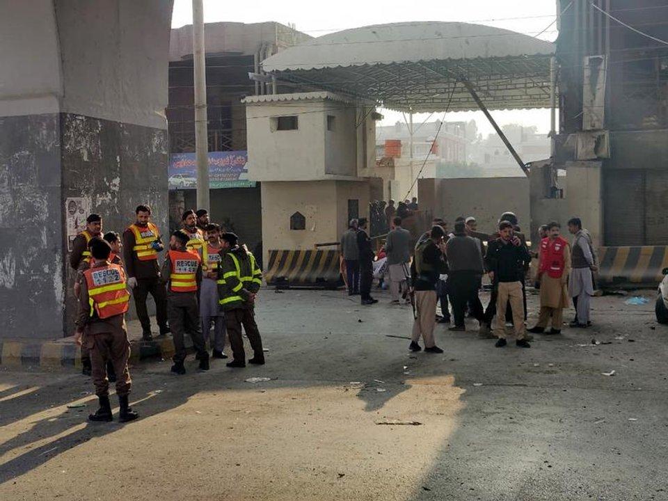 Ataque con una granada en el suroeste de Pakistaacuten dejoacute un muerto y cuatro heridos