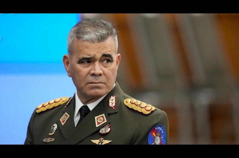 Padrino Loacutepez denuncioacute un ataque masivo y ordenoacute el despliegue total de las fuerzas