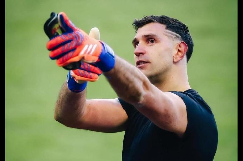 Premier League- El Aston Villa del Dibu Martiacutenez quedoacute como escolta 