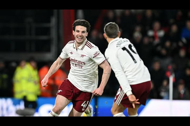 Premier- Arsenal resiste en la cima tras triunfo agoacutenico en Bournemouth