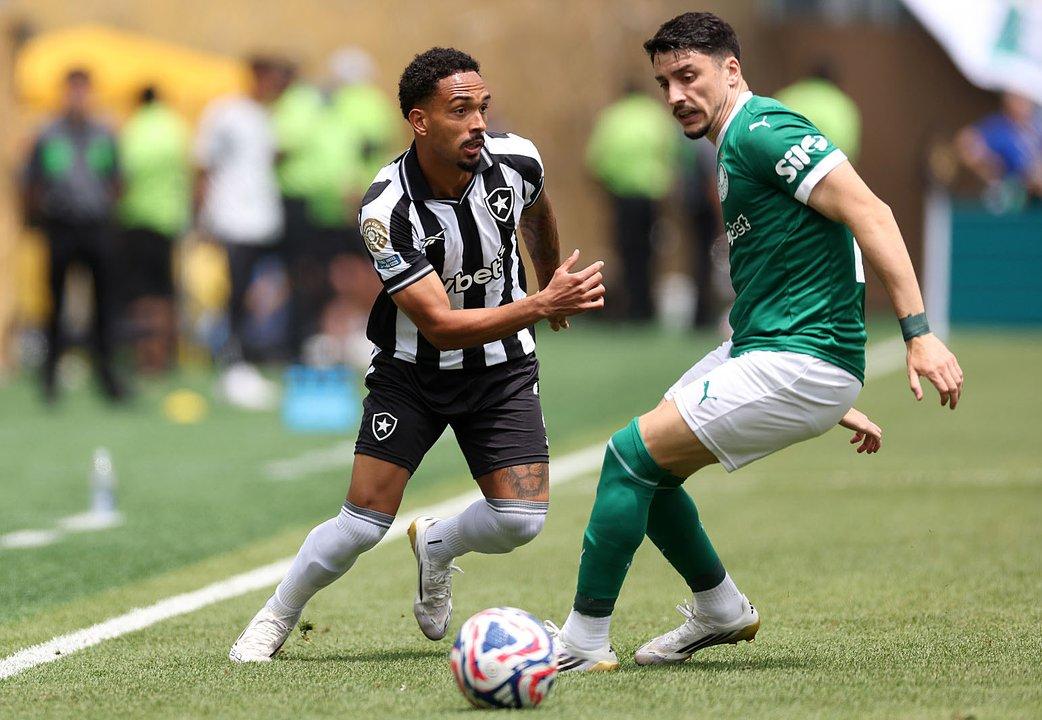 Un equipo brasilentildeo se podriacutea quedar sin su figura por el conflicto en Venezuela