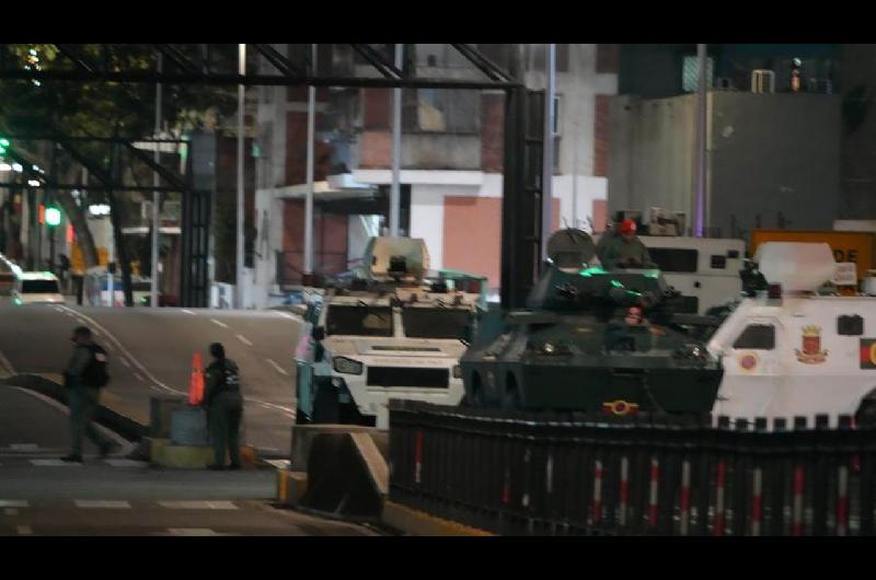 Cuaacutentas personas murieron por el ataque de Estados Unidos a Venezuela seguacuten The New York Times