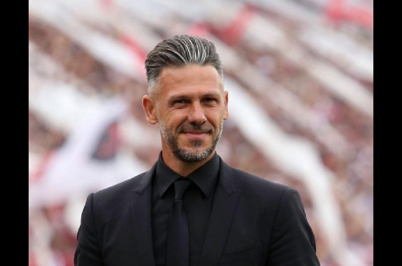 ldquoSos un fuego- filtran chat iacutentimo de Martiacuten Demichelis con una modelo en pleno Punta del Este