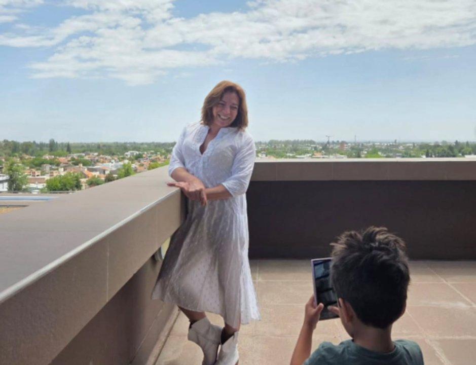 Lizy Tagliani compartioacute una tierna produccioacuten de fotos hecha por su hijo en Mendoza