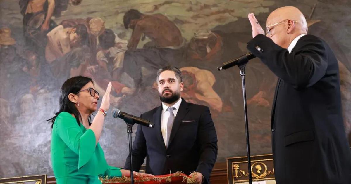 Delcy Rodriacuteguez asumioacute la presidencia y encargada de Venezuela