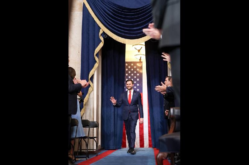 El Vicepresidente de los Estados Unidos confirmoacute que atacaron su casa en Ohio