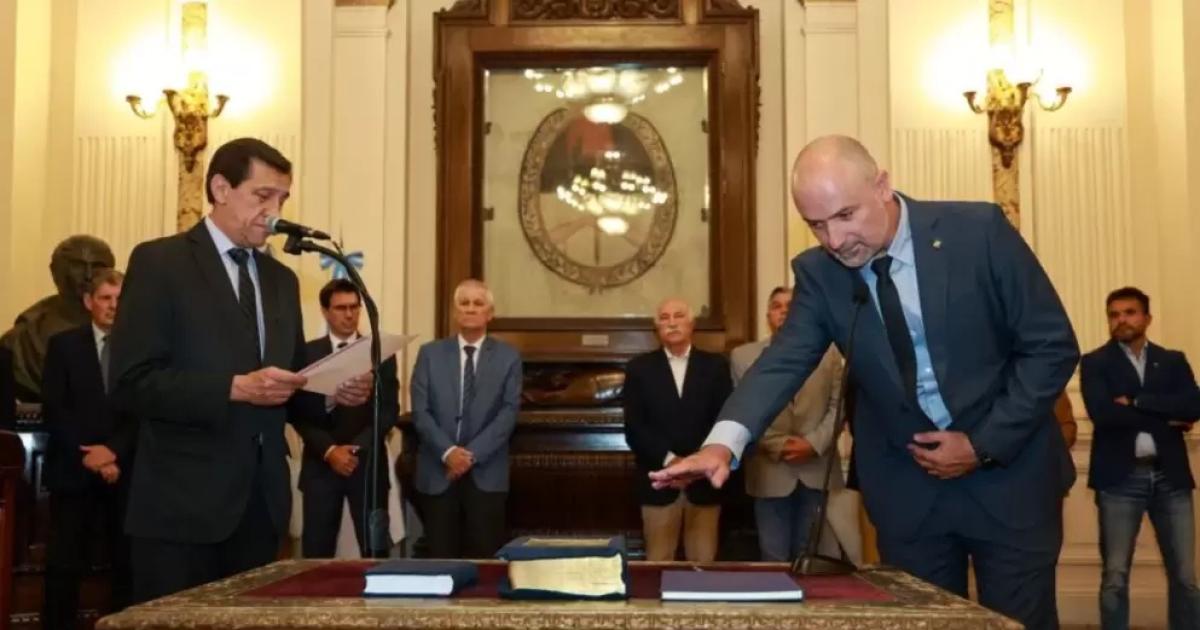 Sadir tomoacute juramento a Joseacute Goacutemez como nuevo Ministro de Mineriacutea
