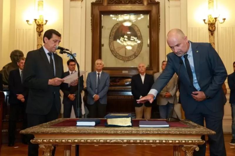 Sadir tomoacute juramento a Joseacute Goacutemez como nuevo Ministro de Mineriacutea