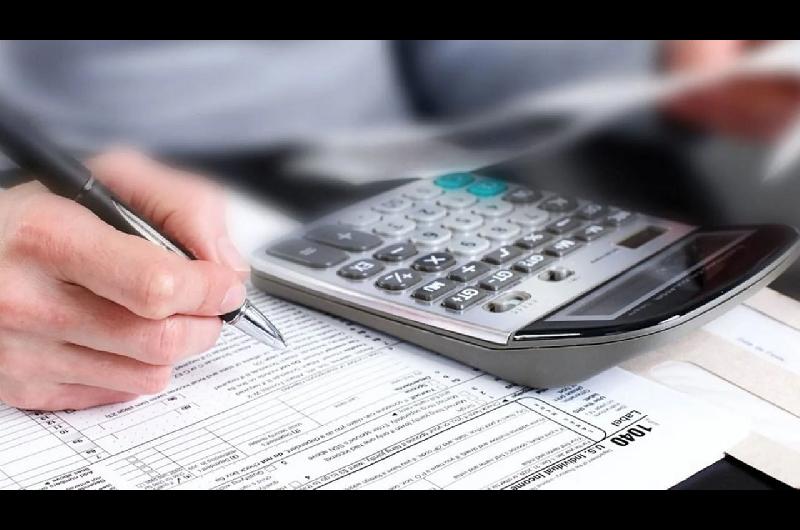 Aseguran que la presioacuten tributaria del 2025 fue la menor en una deacutecada