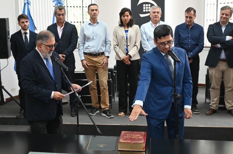 Chuli Jorge tomoacute juramento al nuevo Procurador del Municipio