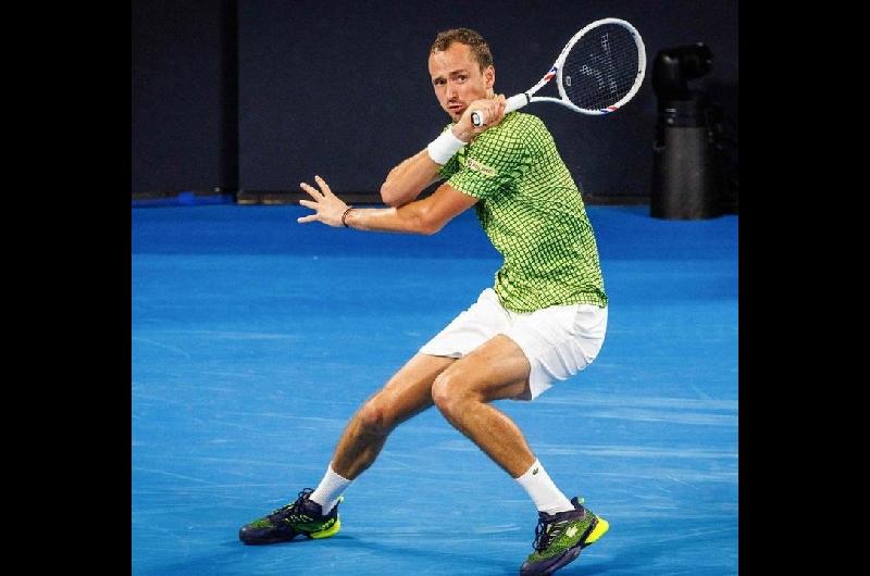 Medvedev impone su jerarquiacutea y avanza firme en el ATP de Brisbane