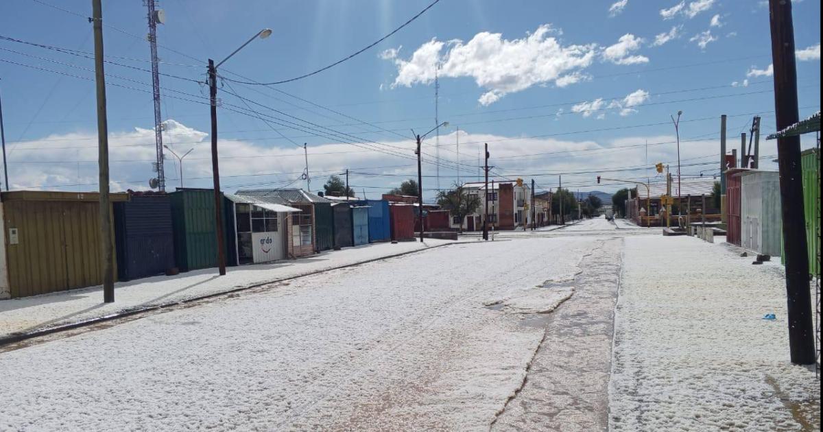 Abra Pampa se tintildeoacute de blanco