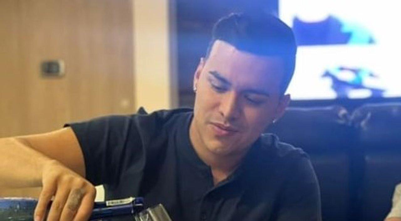 Murioacute en un accidente de aviacioacuten el cantante colombiano Yeison Jimeacutenez