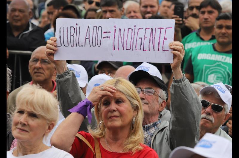 El poder adquisitivo de quienes cobran la asignacioacuten por hijo se duplicoacute en el gobierno de Milei