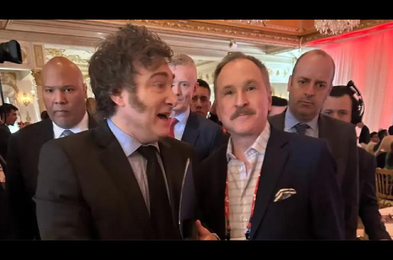 El embajador Peter Lamelas reunido con Santiago Caputo en la Casa Rosada