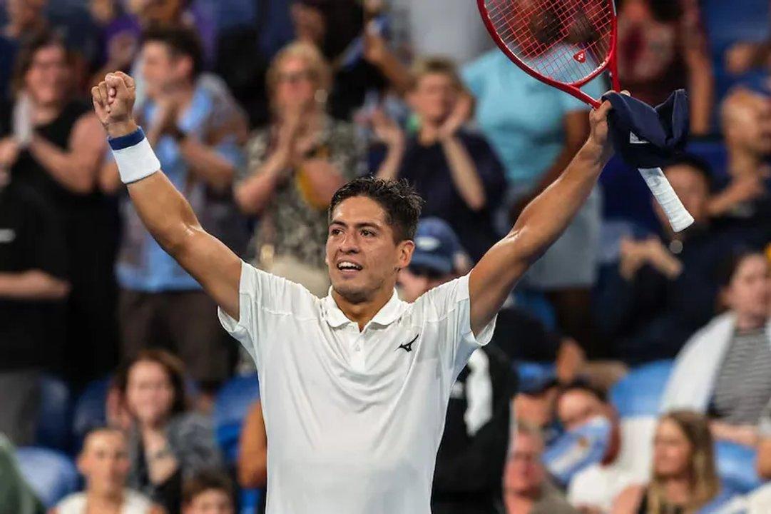 Baacuteez busca extender su gran inicio de temporada en el ATP 250 de Auckland