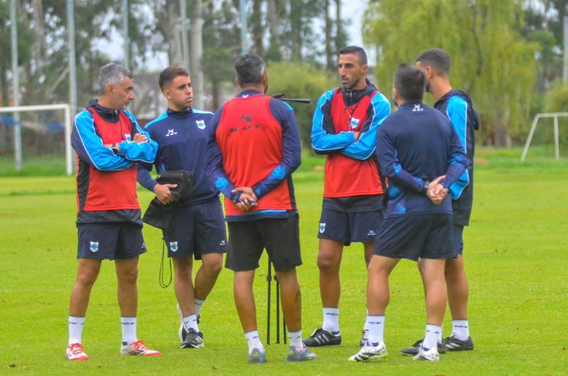 Gimnasia tuvo su primer ensayo futboliacutestico ante la reserva de Talleres