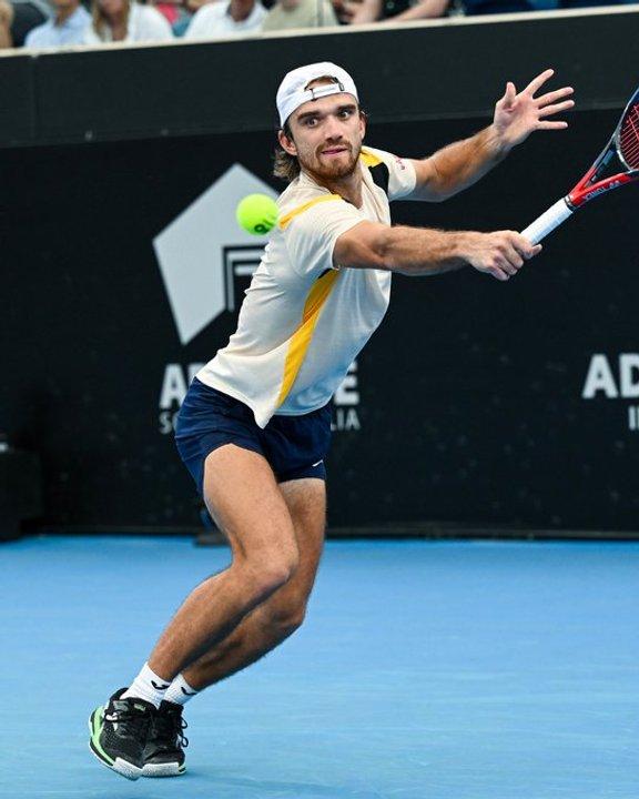 Machac avanza firme a semifinales y quedan definidos los cruces del ATP Adelaida