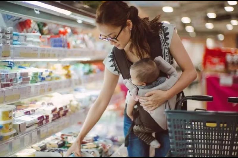 La canasta de crianza aumentoacute por debajo de la inflacioacuten en diciembre- cuaacutento costoacute criar a un nintildeo
