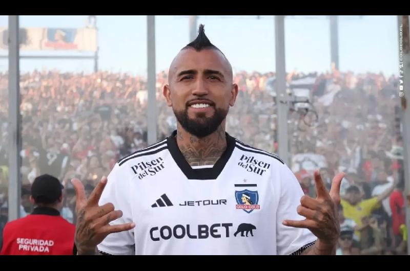 Vidal se proclamoacute el mediocampista maacutes completo en un poleacutemico video viral
