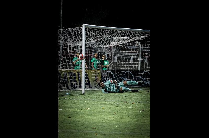 Huracaacuten derrotoacute a Cuacutecuta Deportivo por penales en la serie Colombia