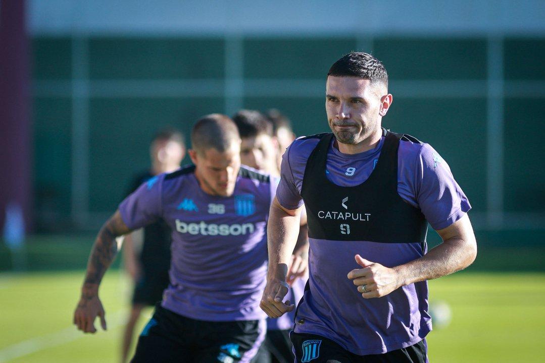 Por los incendios forestales en Concepcioacuten se suspendioacute Racing y Universidad de Chile