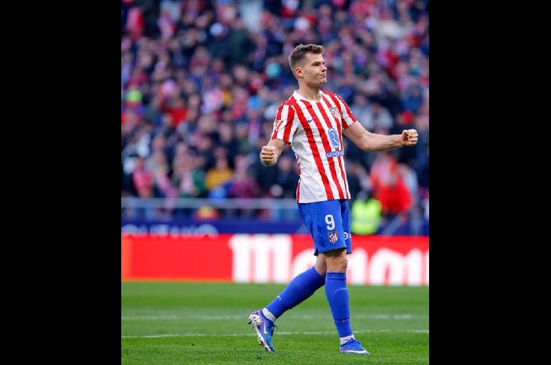 Con Juliaacuten Aacutelvarez desde el arranque Atleacutetico de Madrid vencioacute al Alaveacutes en La Liga