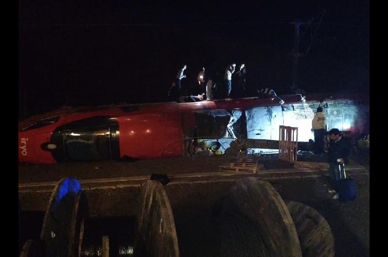 Tragedia en Espantildea- un choque entre dos trenes de alta velocidad dejoacute al menos cinco muertos