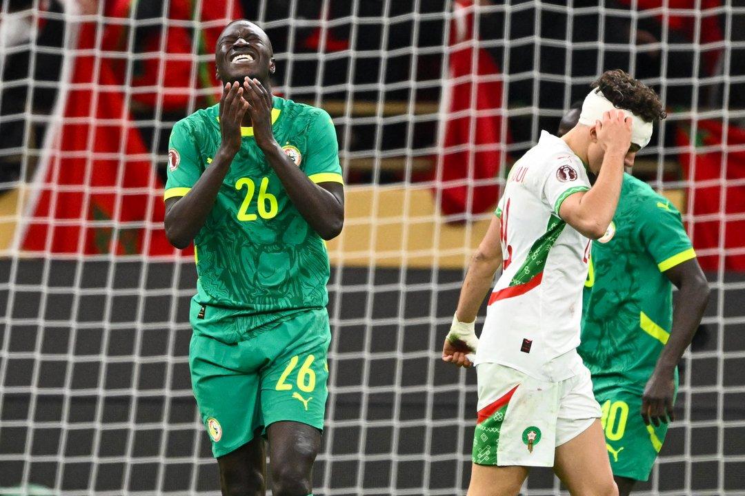 Escaacutendalo en la Copa de Aacutefrica- DT de Senegal pidioacute a sus jugadores que se retiren del campo