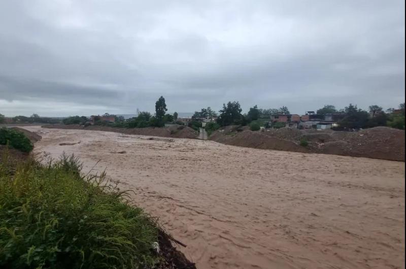 Jujuy en alerta naranja por lluvias- crecioacute el Xibi Xibi y hay rutas intransitables