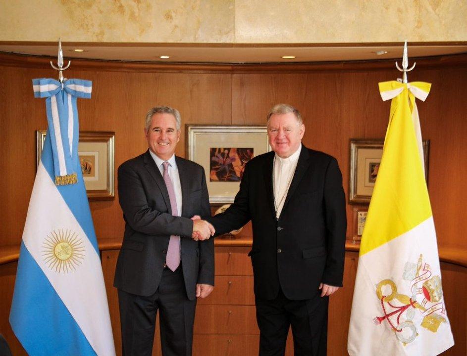 Quirno se reunioacute con el Nuncio Apostoacutelico de Argentina