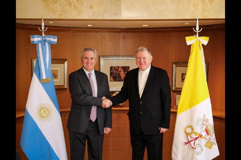 Quirno se reunioacute con el Nuncio Apostoacutelico de Argentina