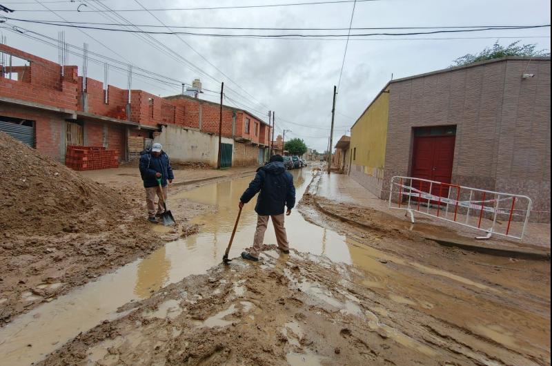 Relevamientos preventivos en distintos barrios de La Quiaca tras las fuertes lluvias