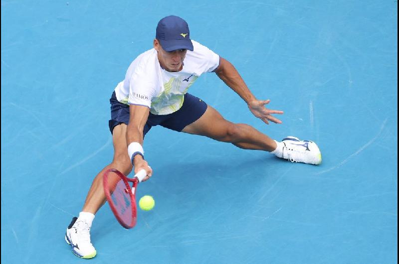 Baacuteez consolida su buen arranque de antildeo y avanza a la segunda ronda del Abierto de Australia