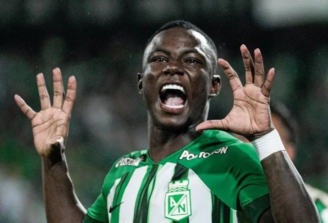 Hinestroza rompioacute el silencio tras su frustrada llegada a Boca