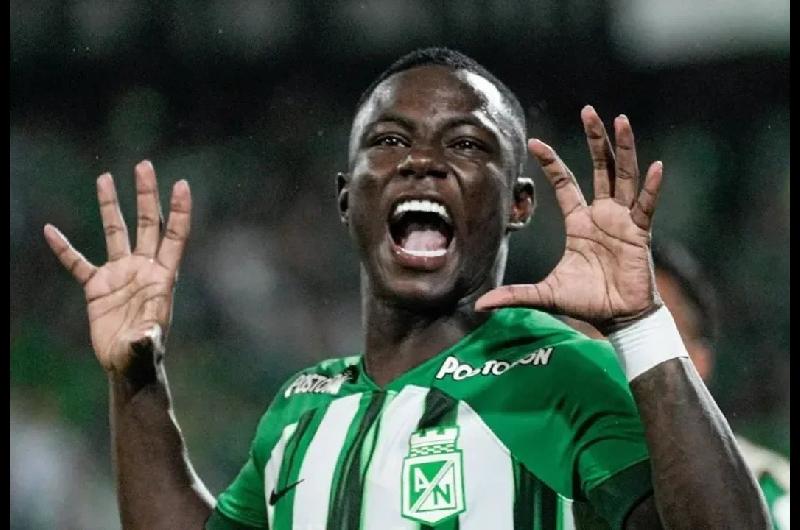 Hinestroza rompioacute el silencio tras su frustrada llegada a Boca