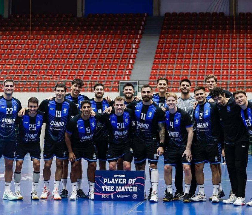 Argentina impuso su jerarquiacutea y vencioacute a Paraguay en el Sur-Centro de Handball