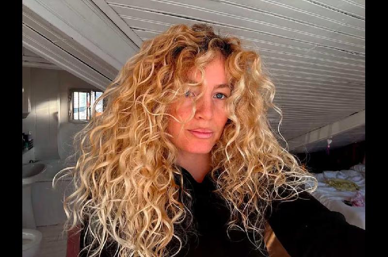 Sarah Borrell habriacutea sido echada de su trabajo tras el amoriacuteo con Luciano Castro