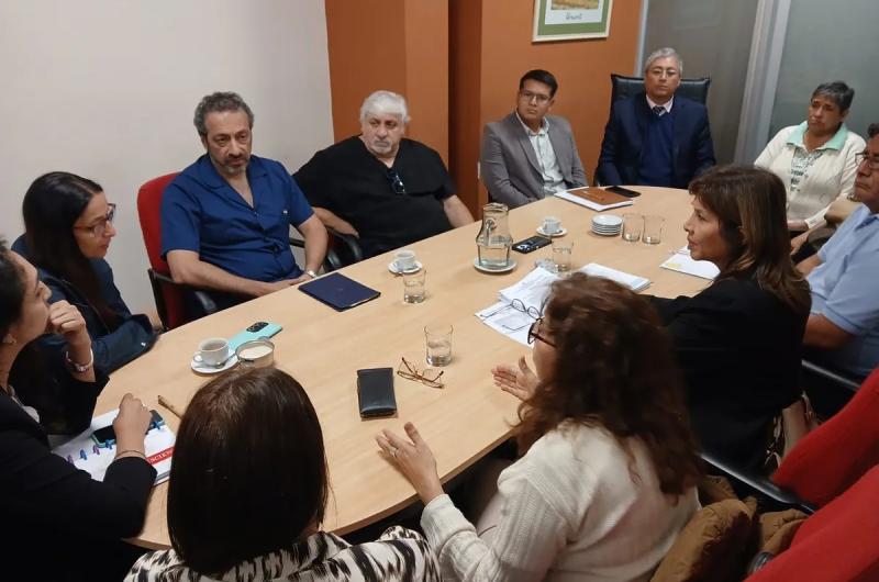 ISJ y el Colegio Meacutedico reencauzan diaacutelogo tras sanciones a prestadores