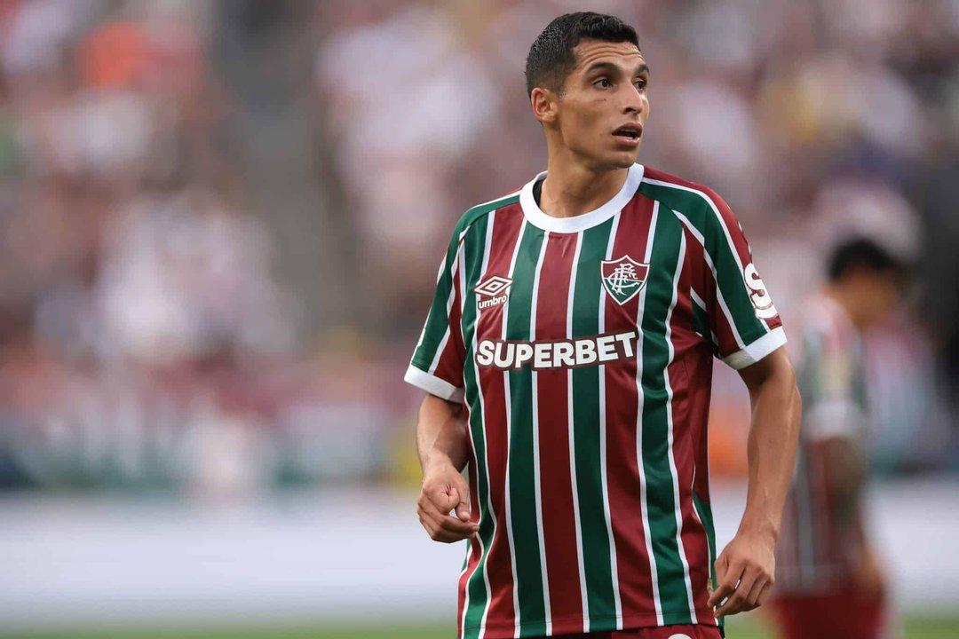 Fluminense pide maacutes por Serna y complica la primera oferta xeneize de 5 millones