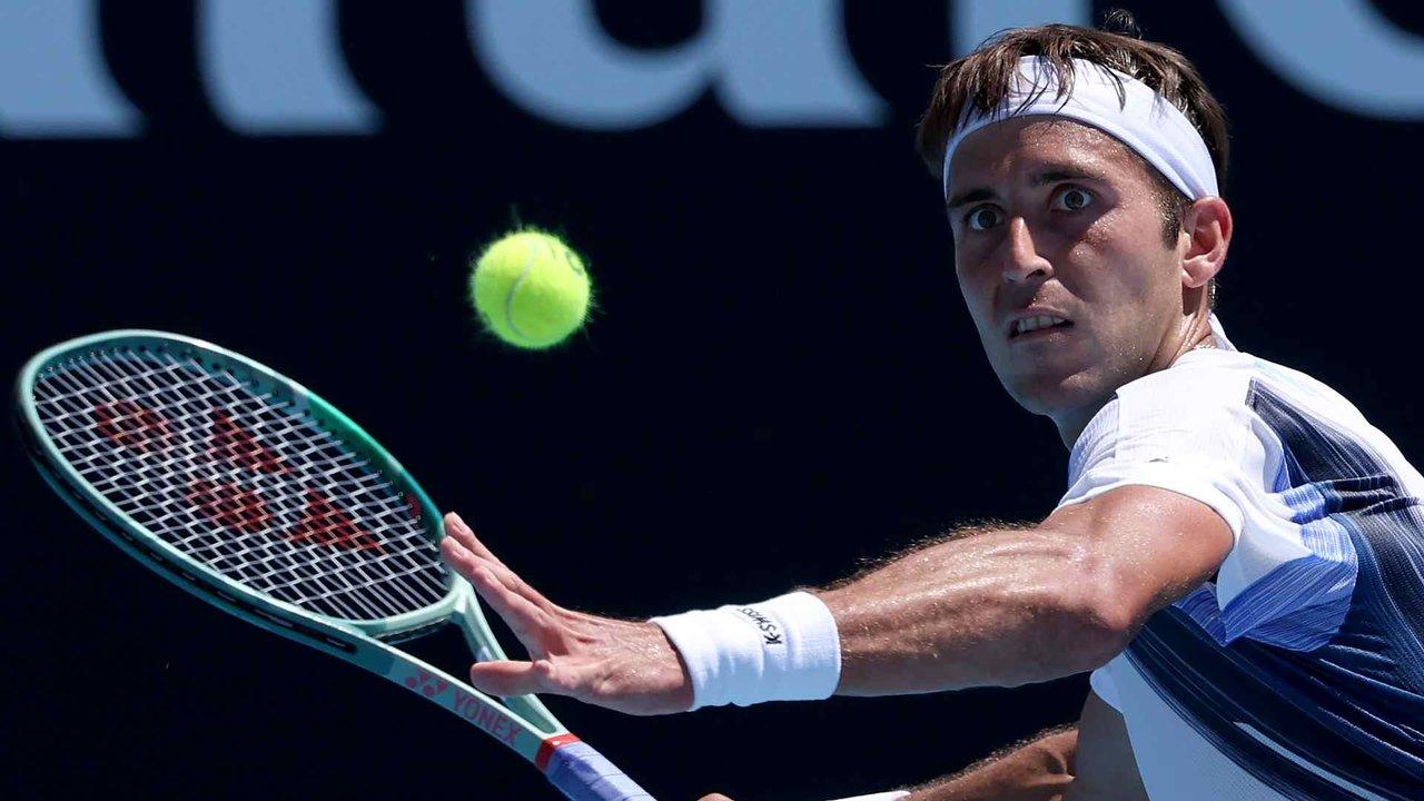 Etcheverry batalloacute pero no pudo con Bublik en el Abierto de Australia