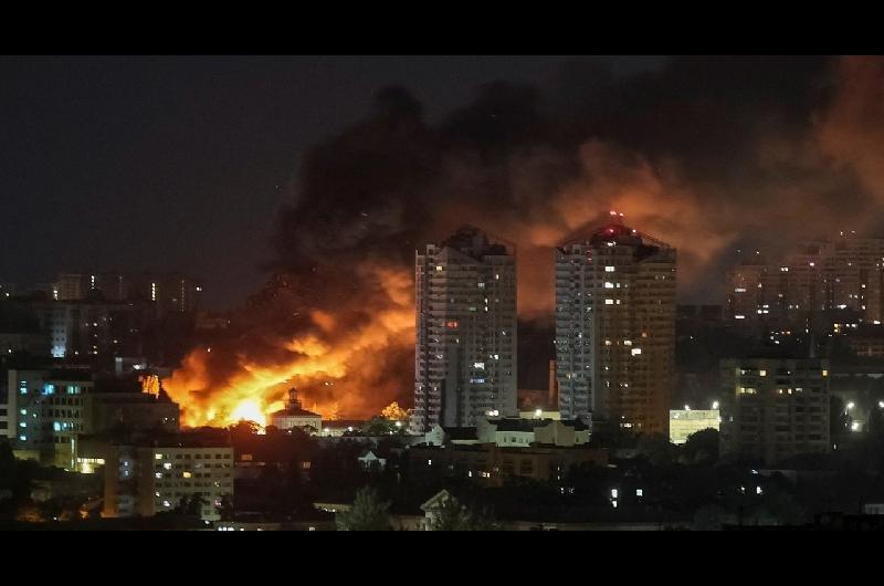 Ataques rusos en Ucrania dejaron un muerto y 15 heridos en medio de negociaciones de paz