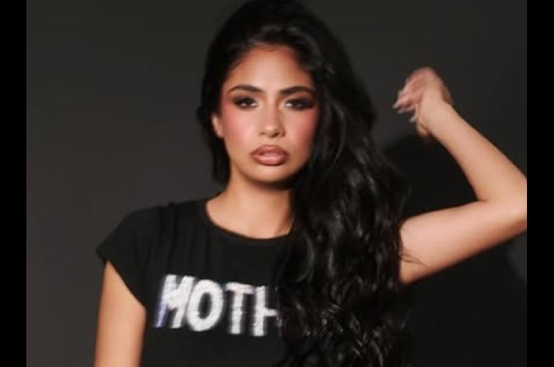 El destape de Daniela Celis en Pinamar- revolucionoacute las redes con una microbikini extrema