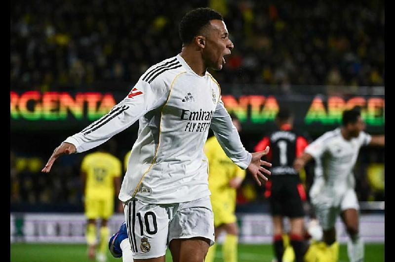 El Real Madrid le ganoacute 2-0 al Villarreal y trepoacute a lo maacutes alto en LaLiga de Espantildea