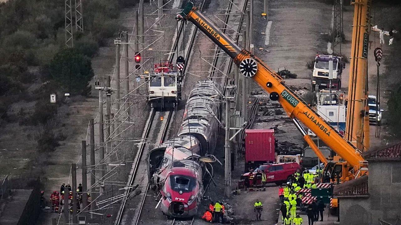 Denuncian desidia estatal y falta de seguridad tras la tragedia ferroviaria en Espantildea