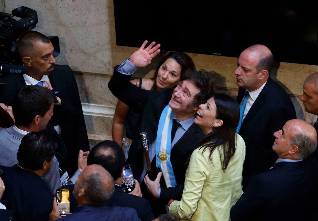 Encuesta- el 40-en-porciento- dice que no llega a fin de mes pero Milei ganariacutea hoy un balotaje por amplio margen