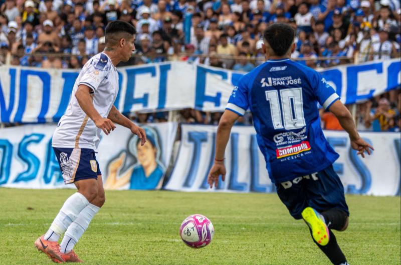 El Expreso Periquentildeo estuvo cerca de la hazantildea