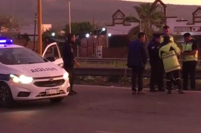 Fallecioacute una joven que iba como acompantildeante de un motociclista
